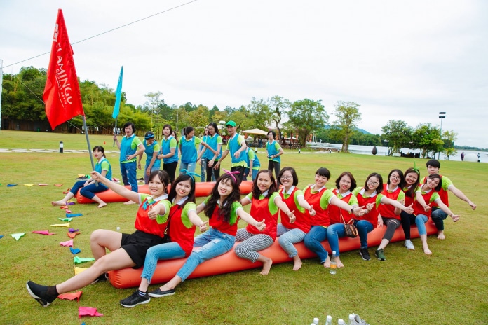 Các hoạt động team building giúp gắn kết các thành viên